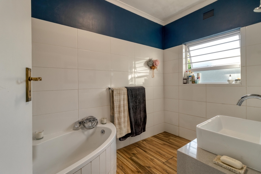 3 Bedroom Property for Sale in Martinville Western Cape